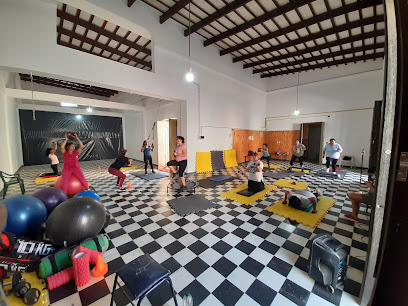 Gimnasio CER ( centro de entrenamiento y Recreacion) - Campo Santo 1 Gimnasio CER ( centro de entrenamiento y Recreacion) - Campo Santo