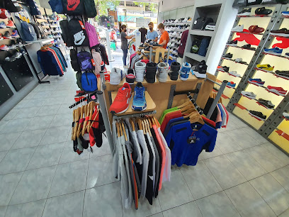 Tienda de ropa de deportes Ariel Sport - La Falda 3 Tienda de ropa de deportes Ariel Sport - La Falda